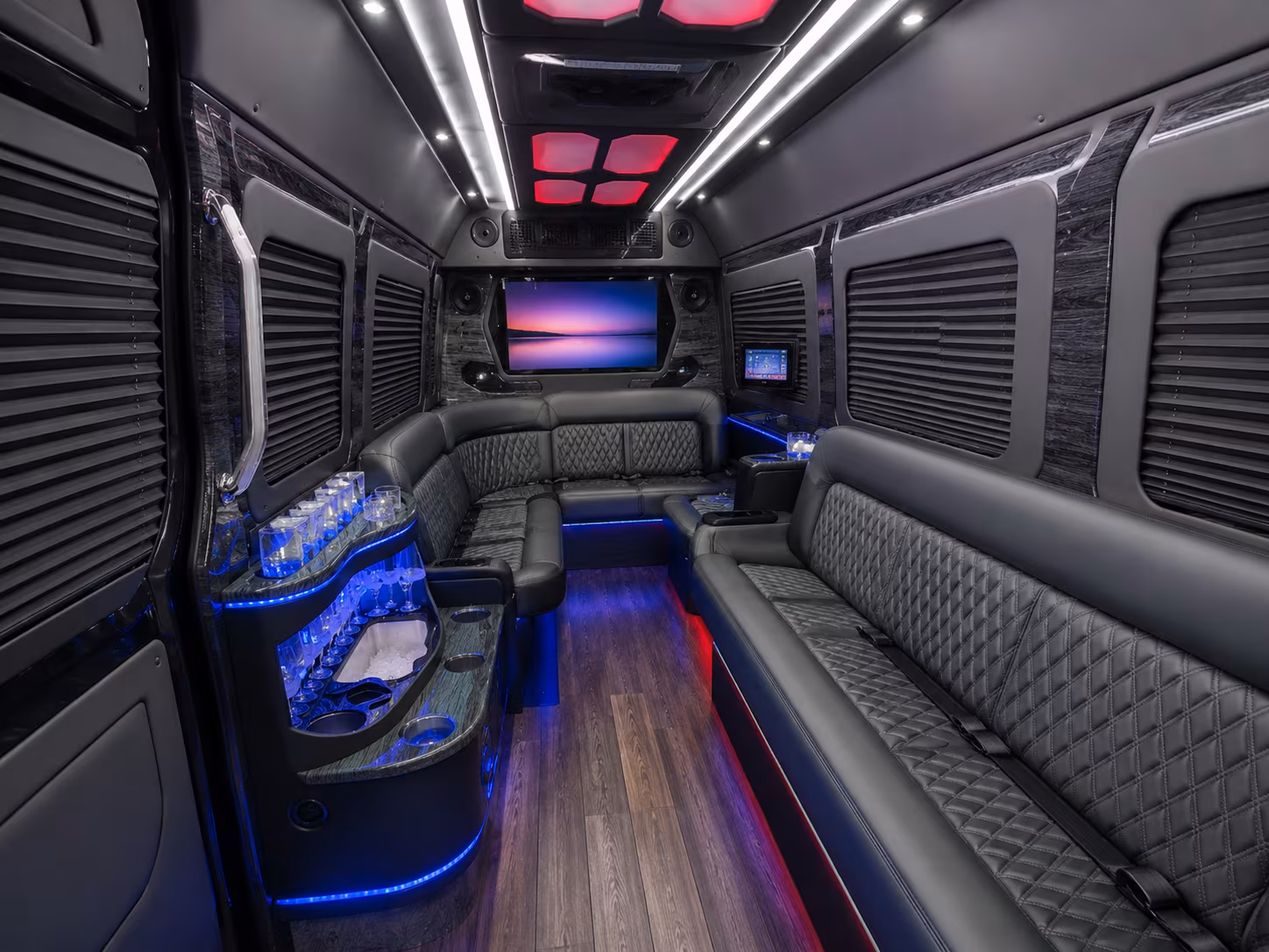 chicopee 25 passenger party bus
