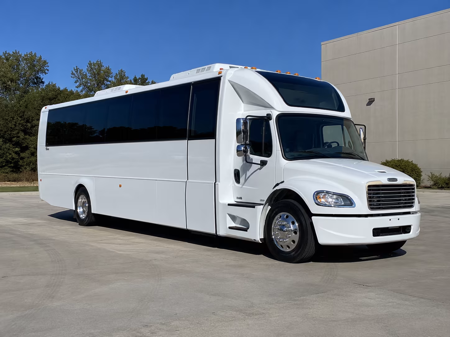 chicopee 28 passenger party bus