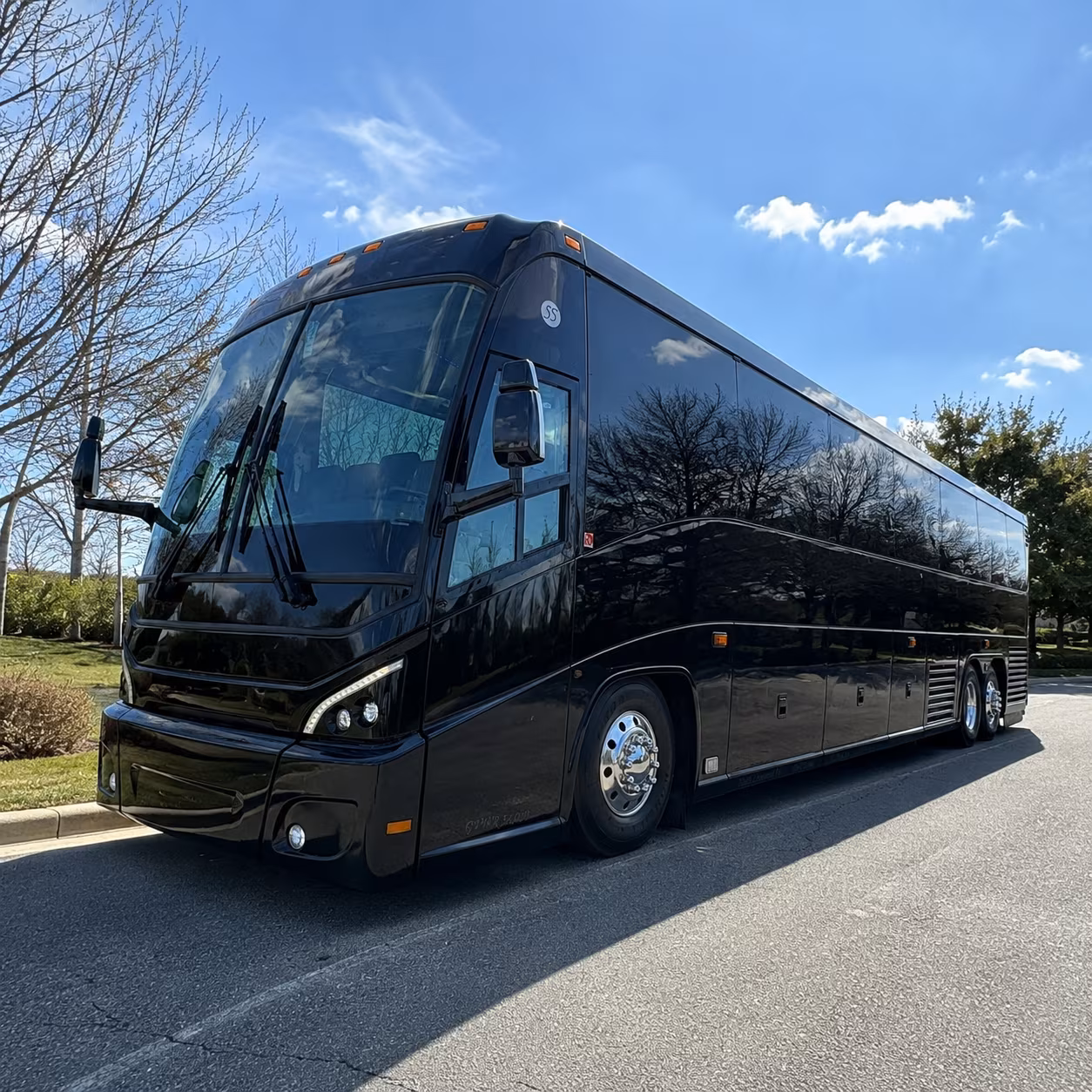 chicopeecharterbuscompany com connects you to airport transportation for westover groups and corporate travelers
